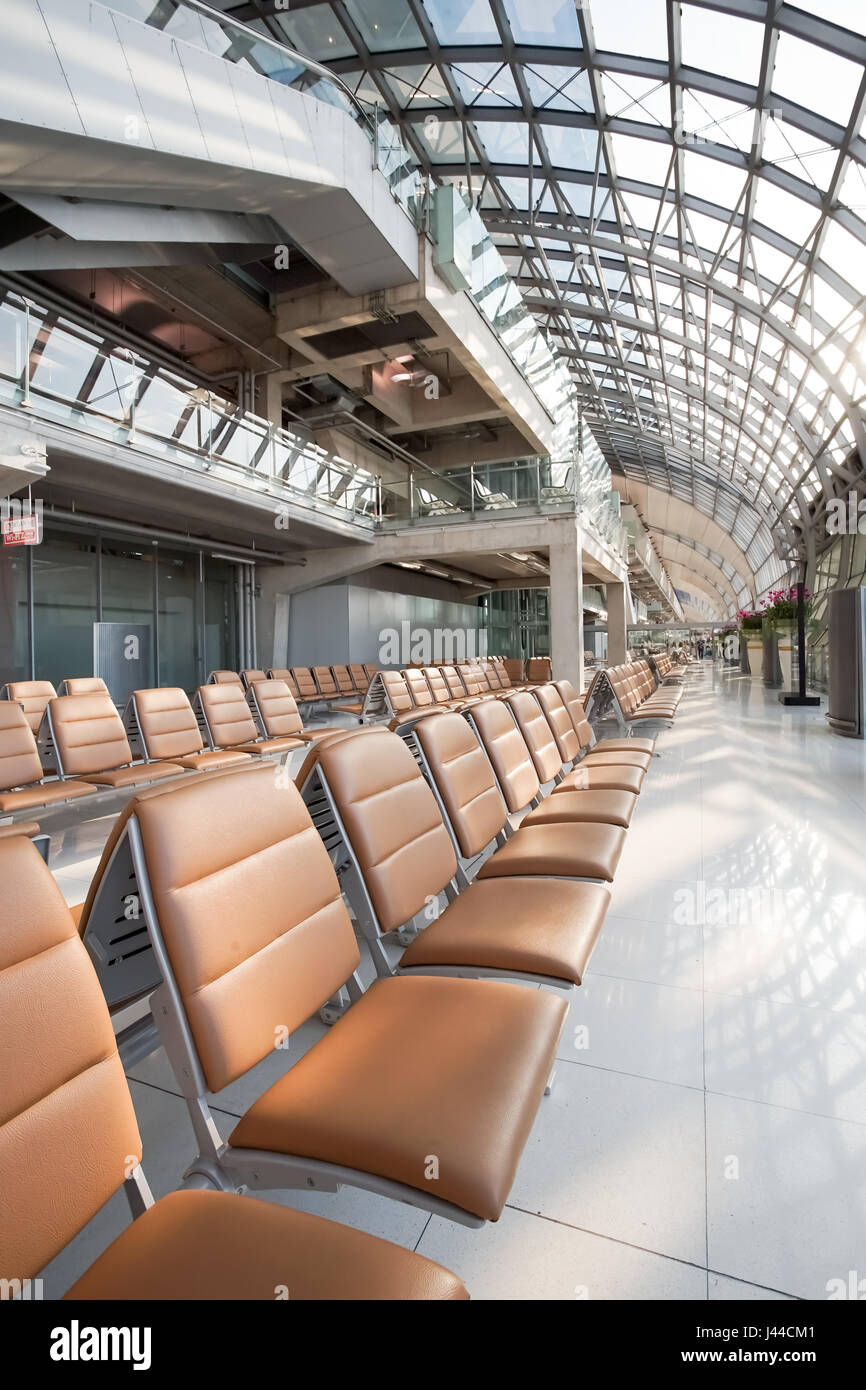 SAMUT PRAKAN, THAÏLANDE - 19 janvier 2017 : dans le terminal de l'aéroport de Suvarnabhumi, le plus grand aéroport en Thaïlande. Banque D'Images