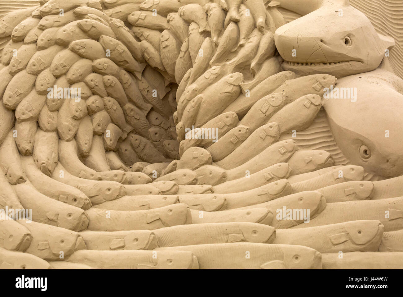 La sculpture de sable Blue Planet par les sculpteurs Wilfred Stiger et Edith Van Der Wettering, une des sculptures de sable de Sandworld, Weymouth, Dorset UK Banque D'Images