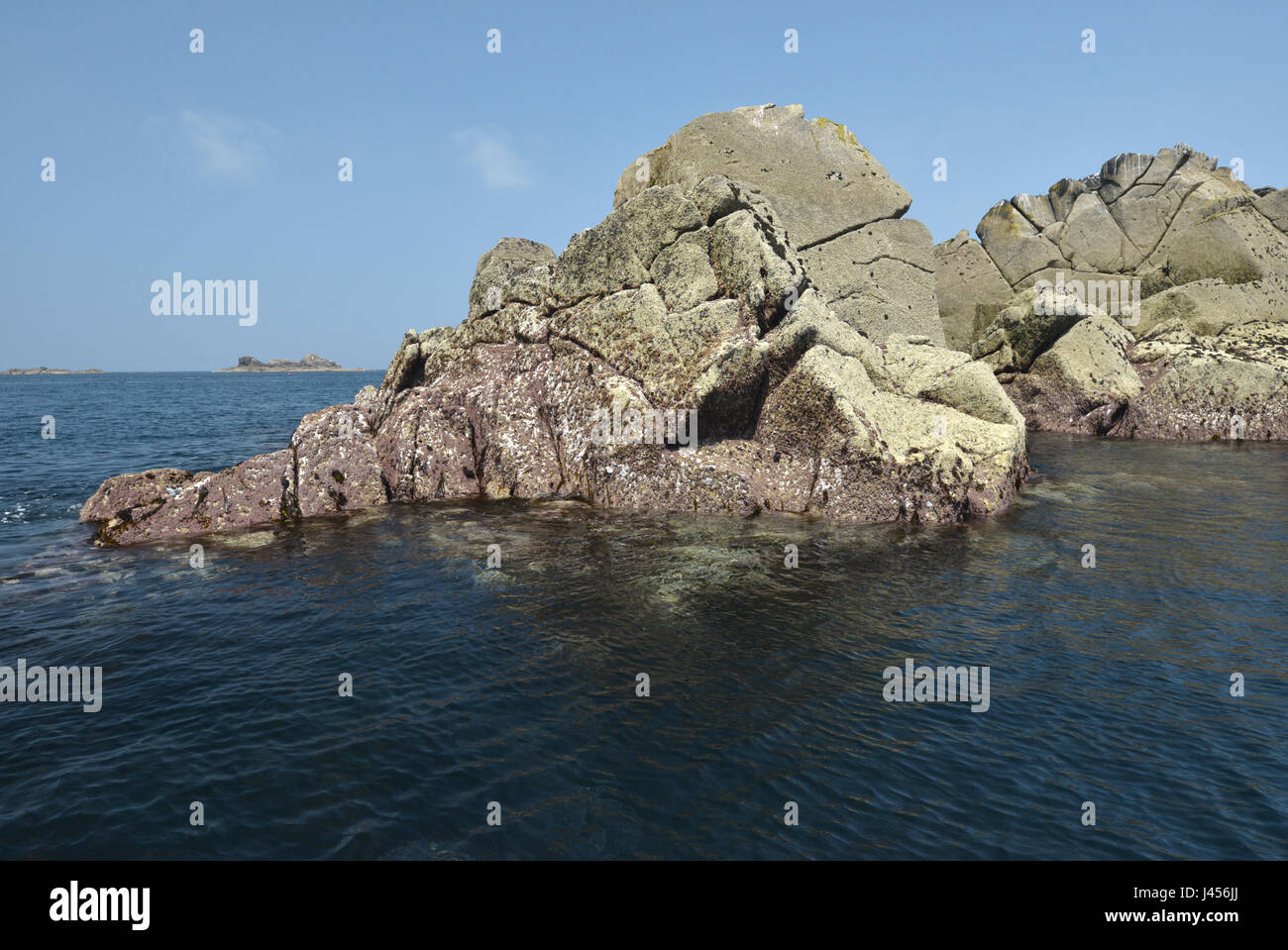 Les roches de granit au large des îles Scilly, Royaume-Uni Banque D'Images