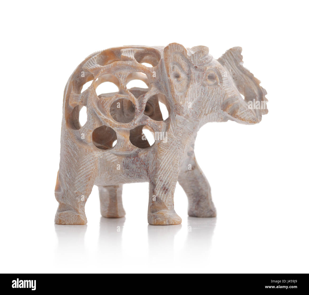 L'éléphant indien artisanal isolé sur fond blanc Banque D'Images