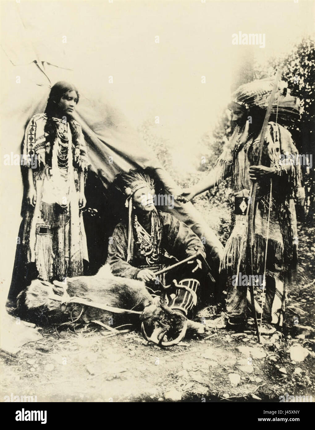 Les Indiens, que l'on croit être de la tribu Ojibway Banque D'Images