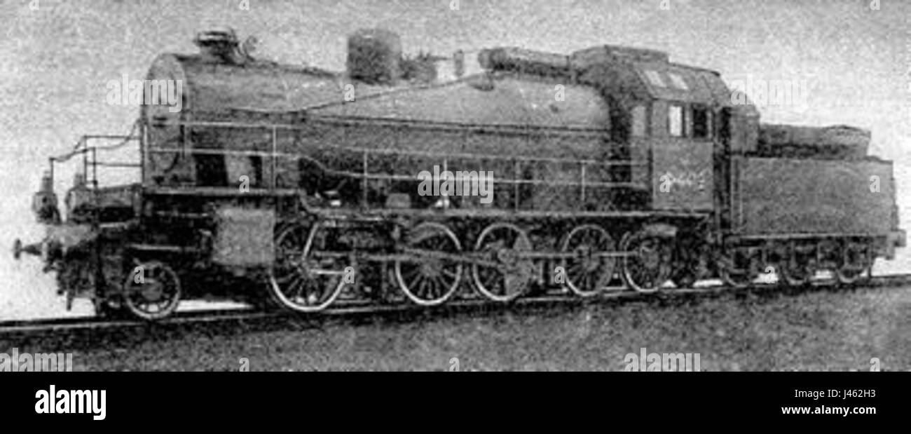 Parovoz Flamma fait référence à un type de locomotive à vapeur utilisé au XIXe siècle et au début du XXe siècle. Connu pour sa puissance et son efficacité, il a été largement utilisé dans les chemins de fer européens et est devenu un symbole du progrès industriel et de l'expansion des réseaux ferroviaires pendant la révolution industrielle. Banque D'Images