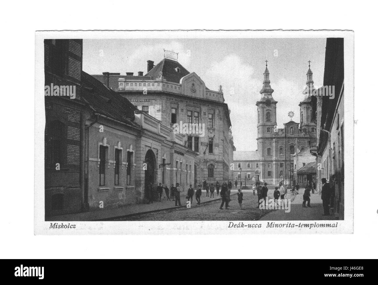 Miskolc est une ville du nord-est de la Hongrie, connue pour son importance historique et son patrimoine culturel. La ville est un pôle industriel et éducatif majeur en Hongrie, avec une forte présence dans la fabrication et les services. Il abrite des monuments tels que le château de DiÃ³sgyÅ et le zoo de Miskolc, offrant un mélange de modernité et de sites historiques. Banque D'Images