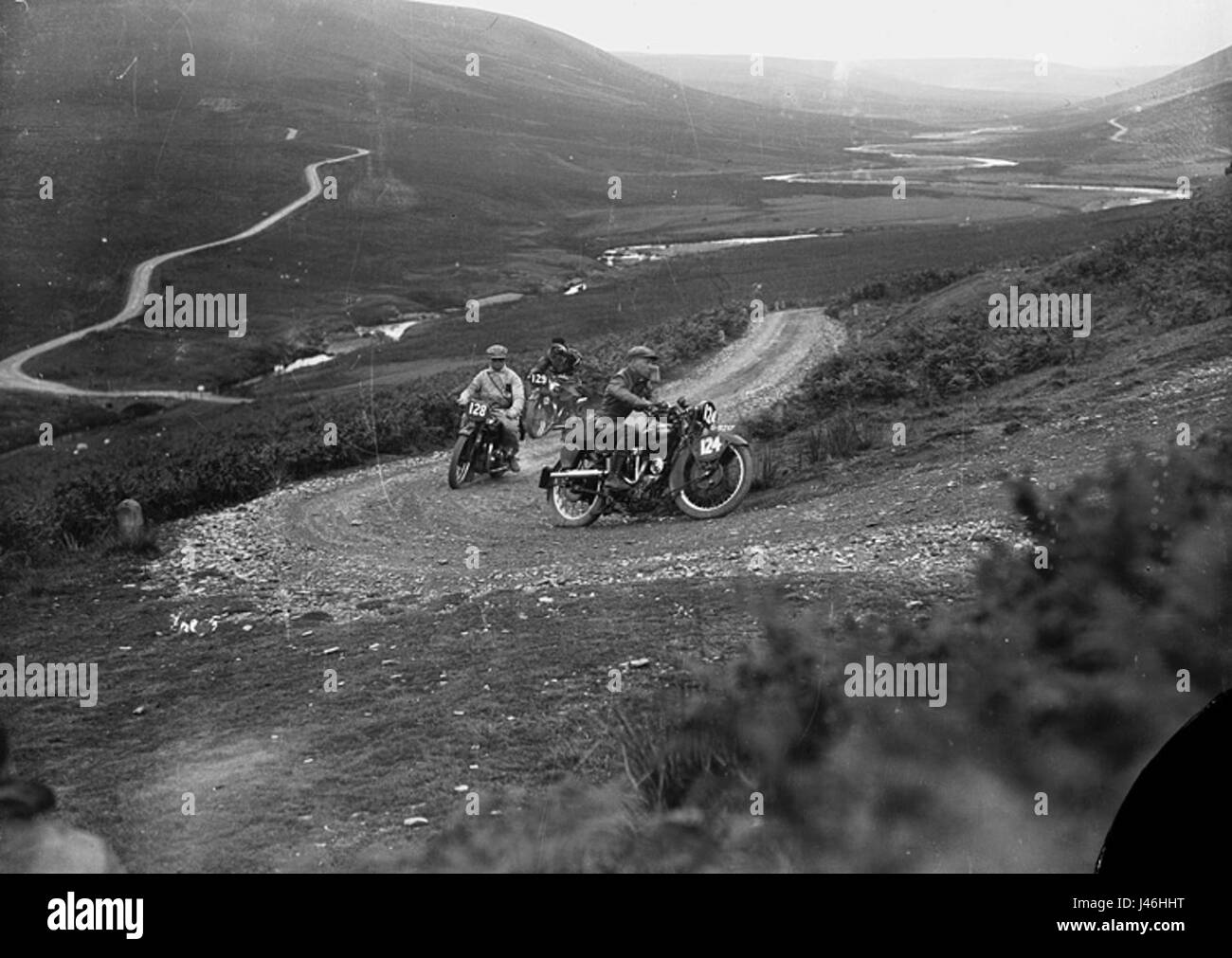 Cette référence historique mentionne les courses de motos à Rhayader, une ville du pays de Galles, sur l'ancienne route menant à Aberystwyth. Il met en évidence la culture de la course et les terrains difficiles des premières compétitions de moto. Banque D'Images