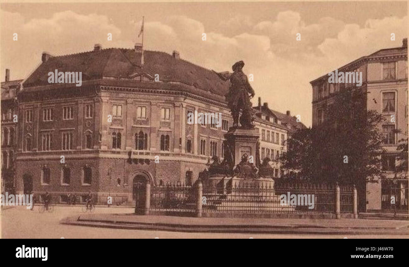 Niels Juel était un héros naval danois, et cette carte postale fait probablement référence à une représentation historique de lui ou à un événement lié à son service militaire. Il est bien connu pour ses contributions à l'histoire navale du Danemark. Banque D'Images