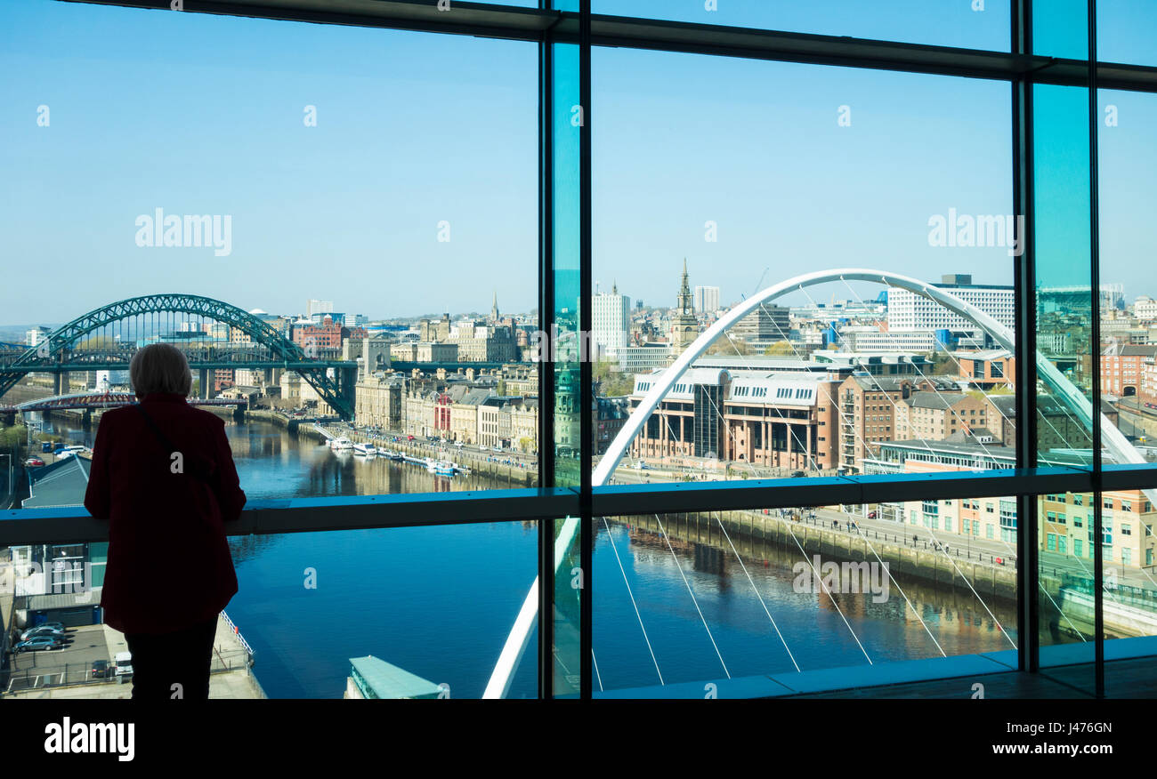 Newcastle upon Tyne : vue sur fleuve Tyne de Baltic Centre for Contemporary Art à Gateshead. UK Banque D'Images