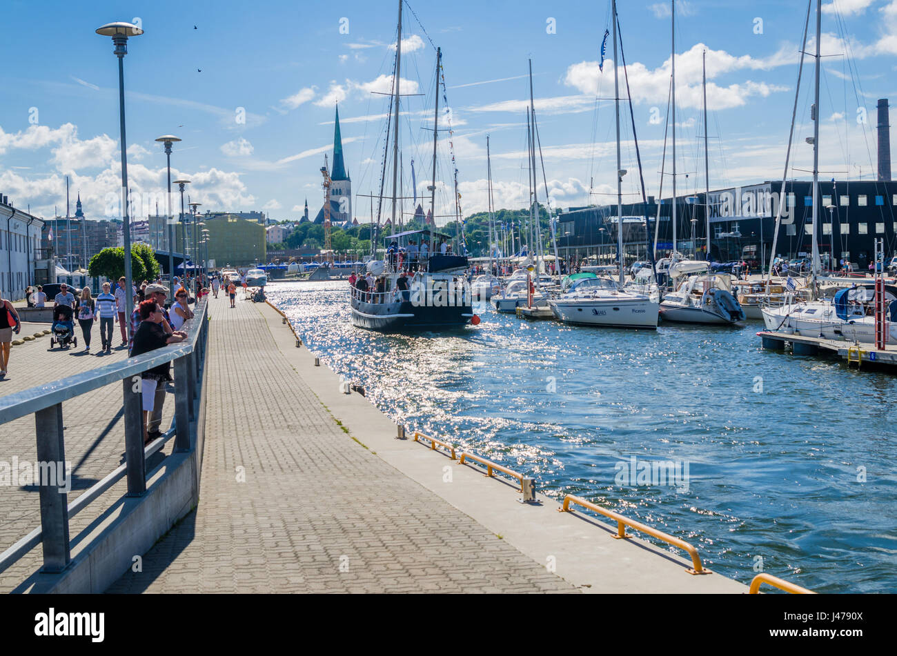 Yachts venus célébrer les Journées de la mer à Tallinn Banque D'Images