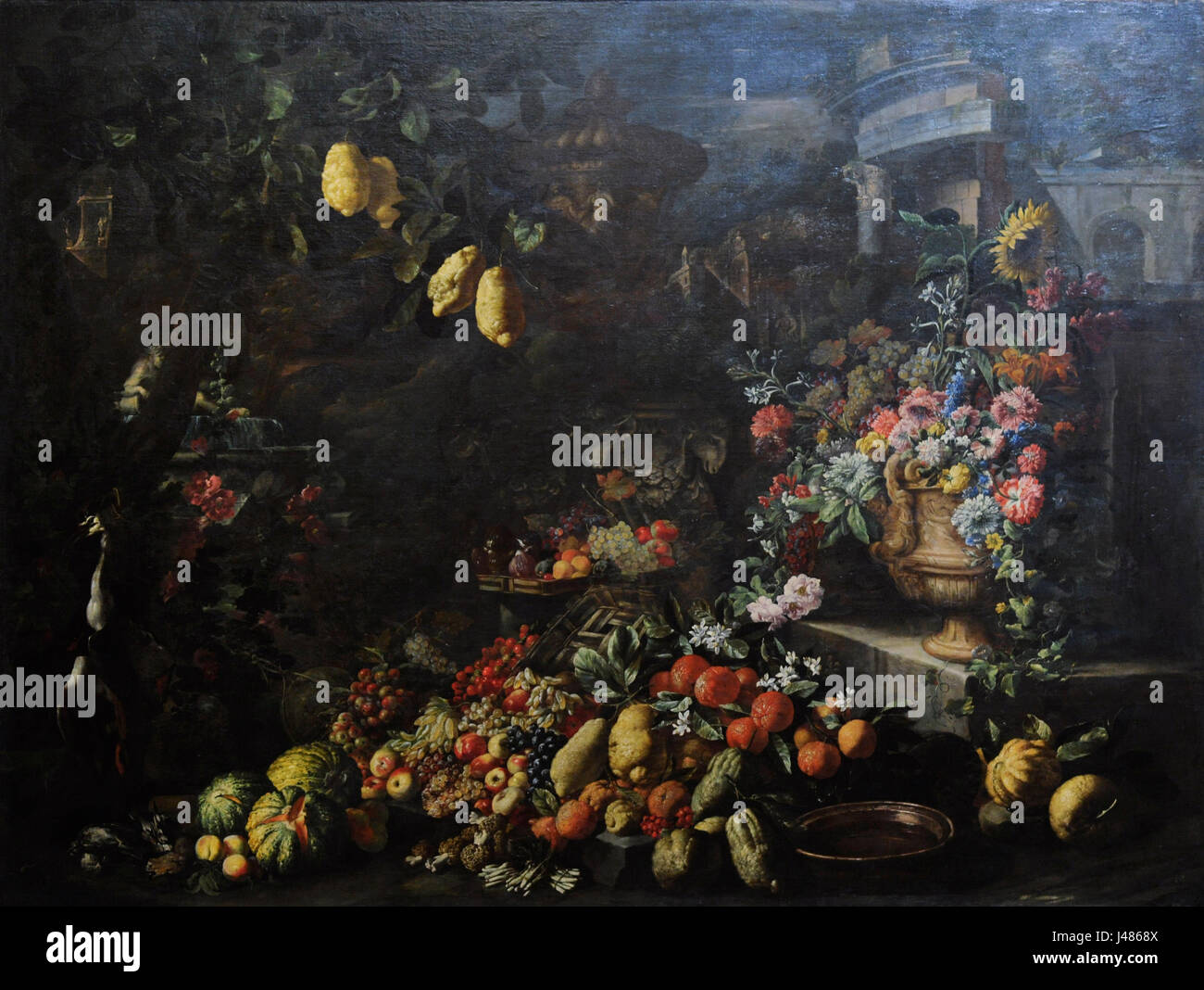 Abraham BRUEGHEL (1631-1697) et Giuseppe Ruoppolo ( ?-1710). Nature morte avec fruits et fleurs, 1680-85. Huile sur toile. Musée national de Capodimonte. Naples. L'Italie. Banque D'Images
