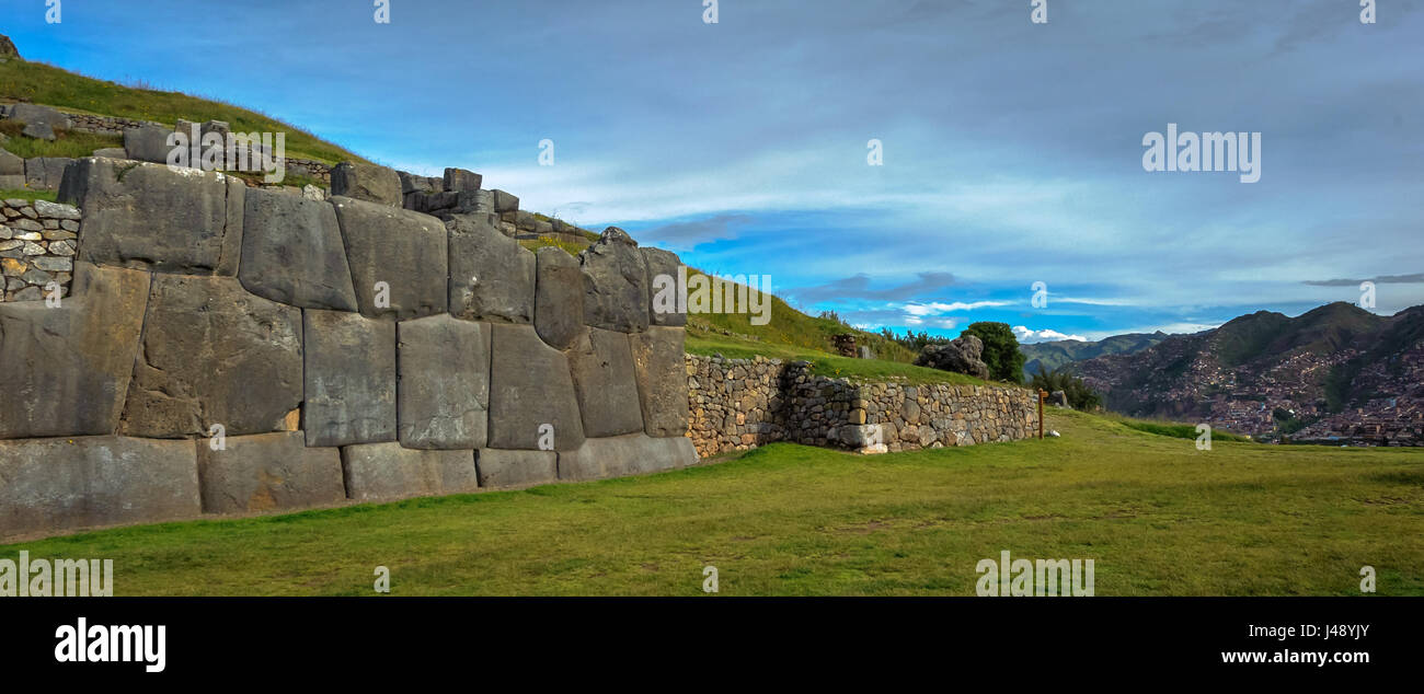 Citadelle de Sacsayhuaman ruines à Cusco, Pérou. Vista do patio comemorativo onde eram realizados. cerimonias Banque D'Images