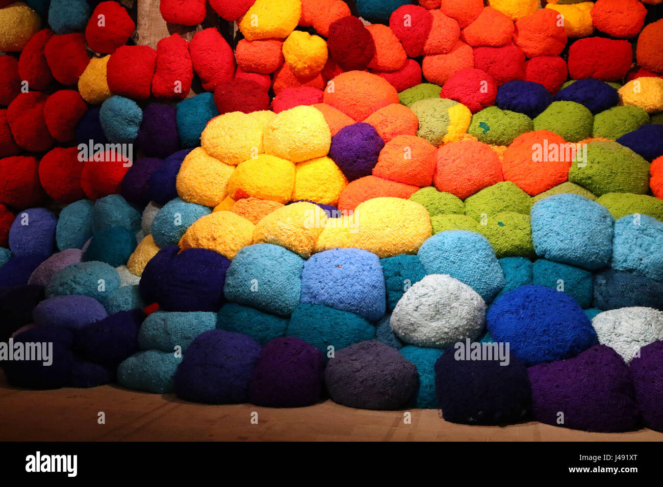 Venise, Italie. 10 mai, 2017. L'installation dans un pavillion lors de la 57e exposition internationale d'Art (Biennale d'Arte) intitulé "Vive l'Arte Viva' le 10 mai 2017 à Venise Crédit : Andrea Spinelli/Alamy Live News Banque D'Images