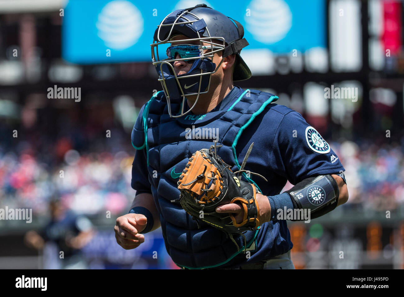 Philadelphie, Pennsylvanie, USA. 10 mai, 2017. Mariners de Seattle catcher Carlos Ruiz (52) en action au cours de la MLB match entre les Mariners de Seattle et les Phillies de Philadelphie à la Citizens Bank Park de Philadelphie, Pennsylvanie. Credit : csm/Alamy Live News Banque D'Images