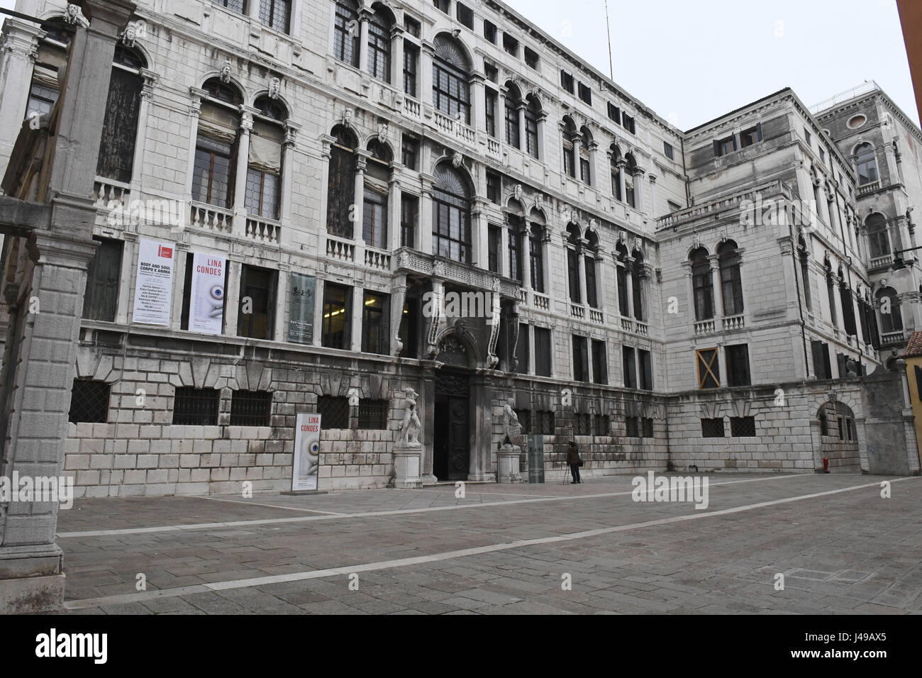 Venise, Italie. 10 mai, 2017. Une photo du Palazzo Pisani, où les expositions de '§non peinte de l'art à l'ère numérique', qui ont été prises avant le début de la 57e exposition artistique internationale de la Biennale (La Biennale di Venezia), à Venise (Italie), 10 mai 2017. La 57e Biennale d'art ainsi que l'exposition non peinte lieu entre 13 mai et 26 novembre 2017. Photo : Felix Hörhager/dpa/Alamy Live News Banque D'Images