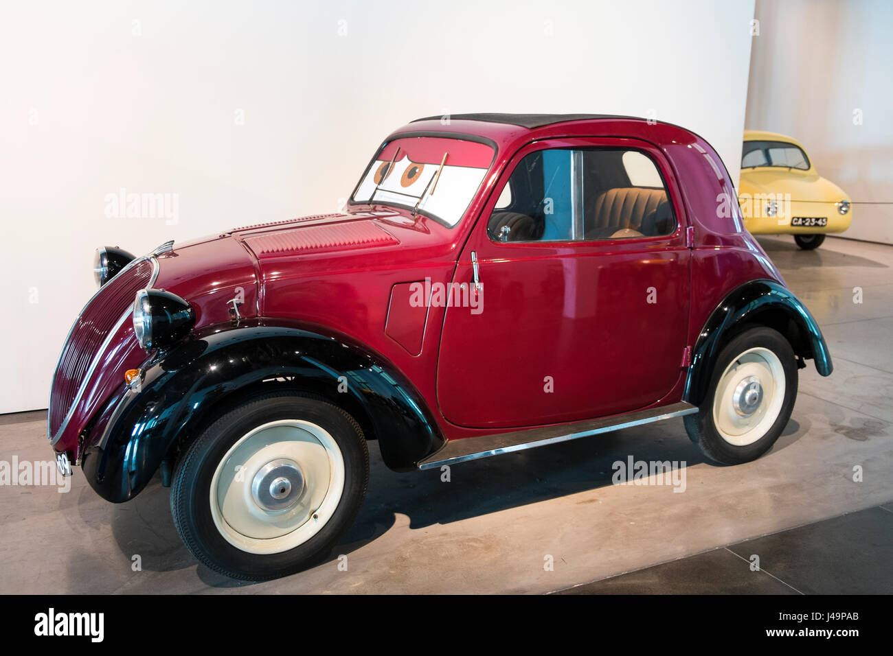 1936 Fiat 500 'Topolino'. Musée de l'automobile de Málaga. L'Andalousie, espagne. Banque D'Images