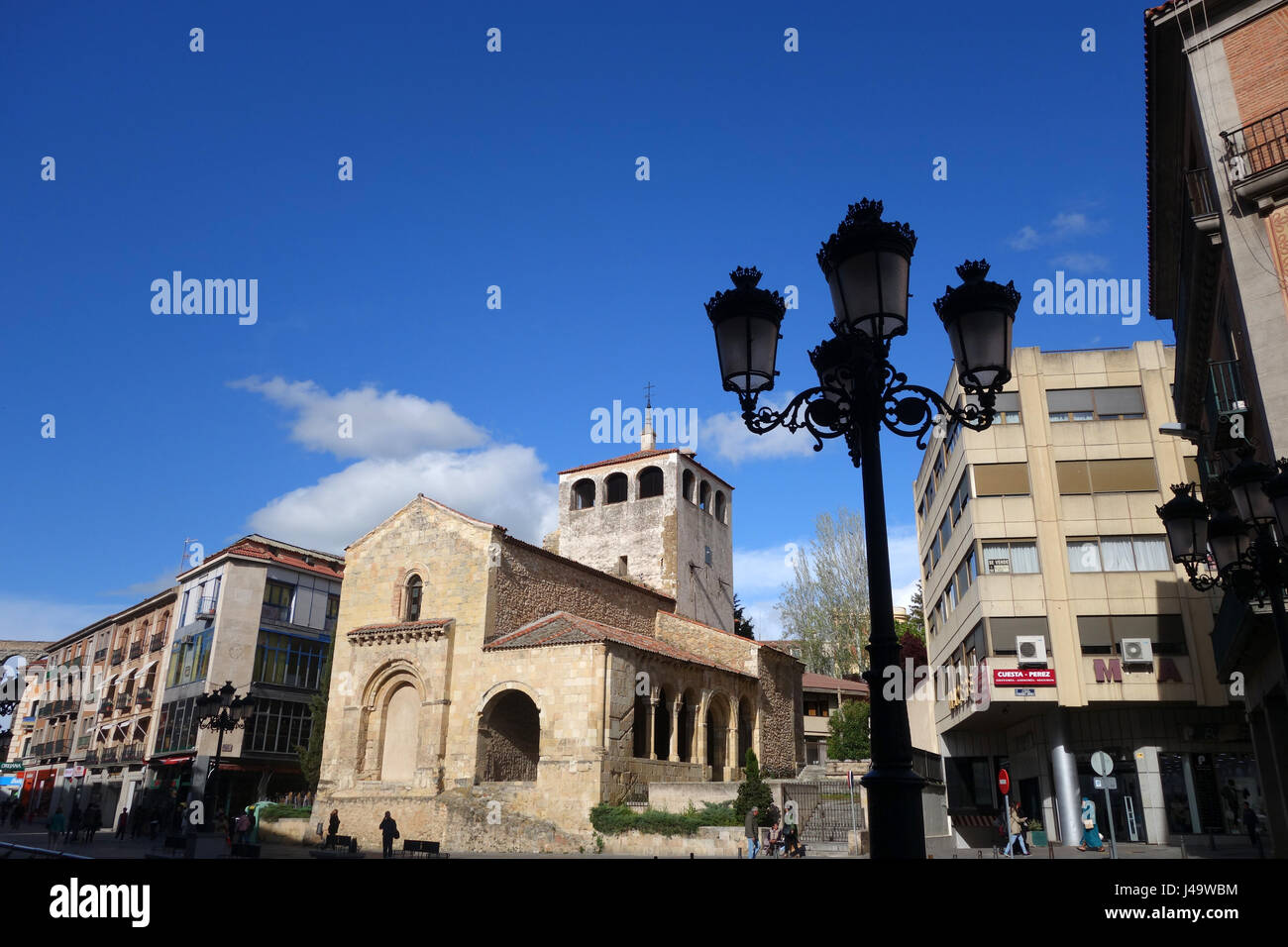 Église de la Santisima Trinidad construit au milieu du xiie siècle dans Segovia Espagne la Iglesia de la Santisima Trinidad (Segovia) Espa-a Banque D'Images