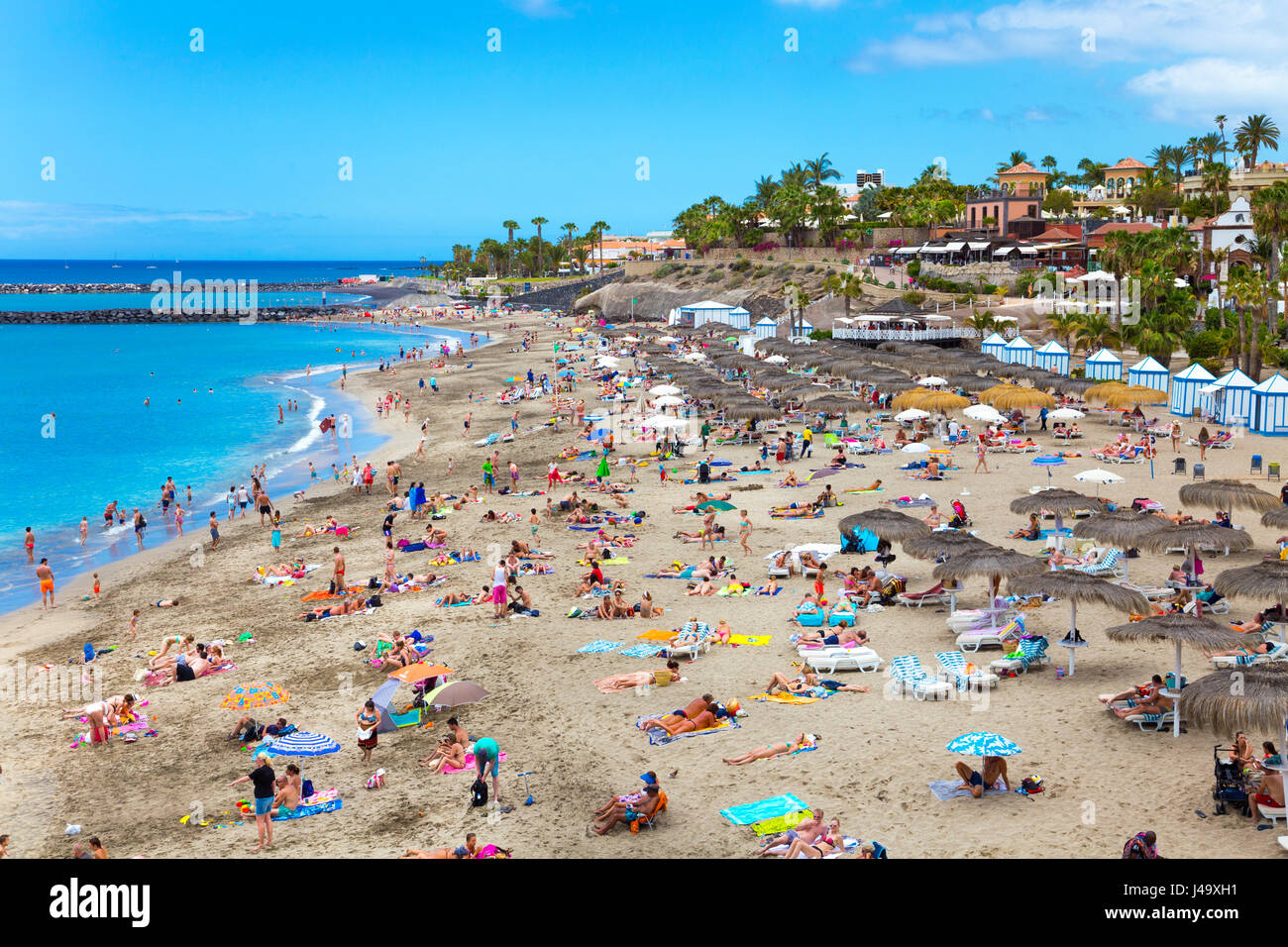 Les gens de la plage Playa del Duque à Tenerife, Espagne Banque D'Images