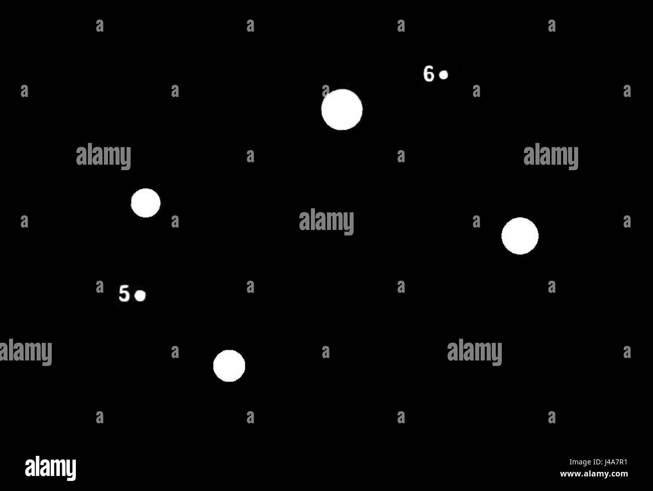 Cette image astronomique est tirée de *PSM V46* et montre une formation d'étoiles en forme de trapèze avec les cinquième et sixième étoiles mises en évidence. Ce type de formation est notable dans la cartographie des étoiles et l'observation céleste. Banque D'Images