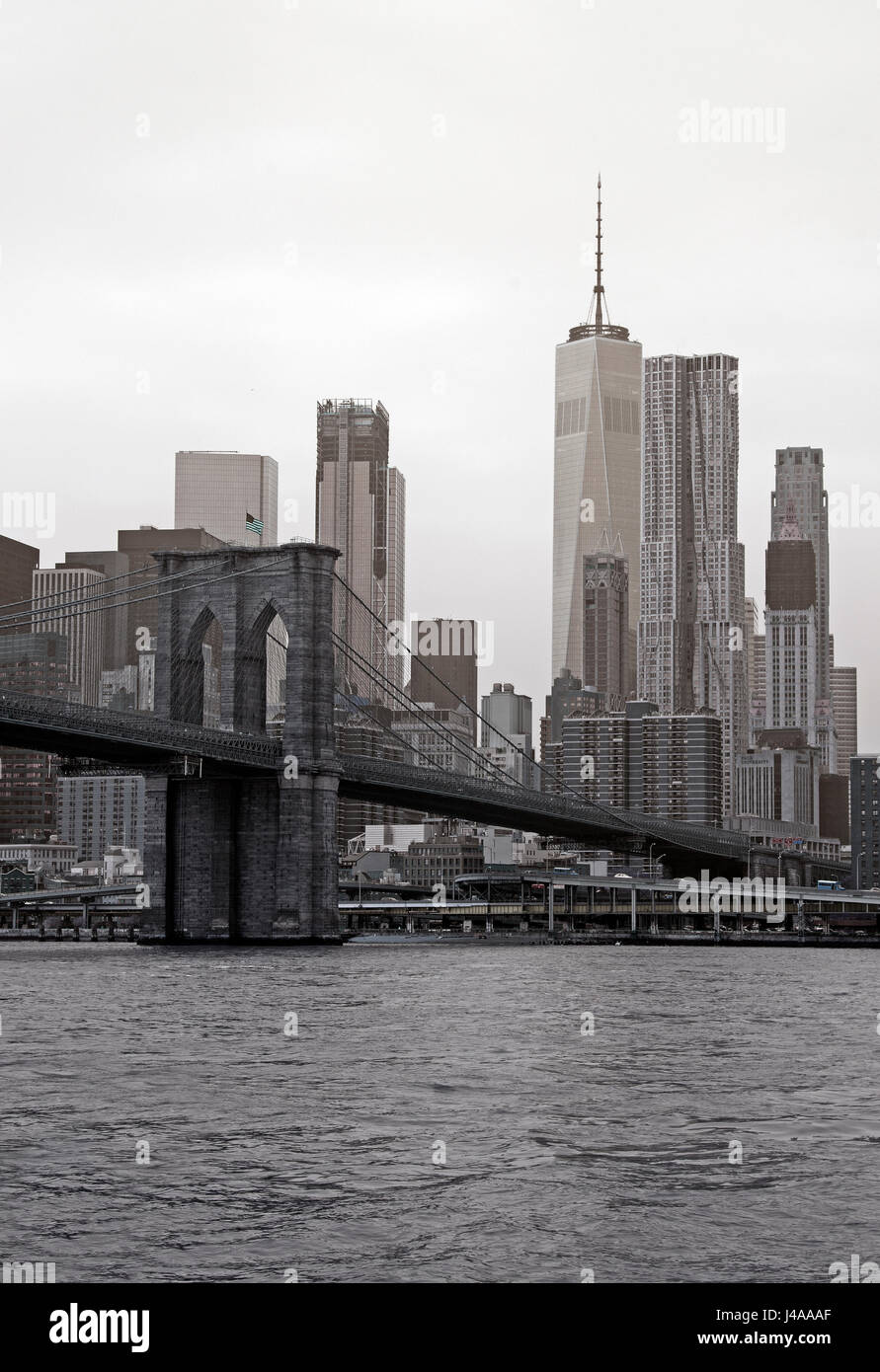 Pont de Brooklyn prises à partir de la rivière Hudson Banque D'Images