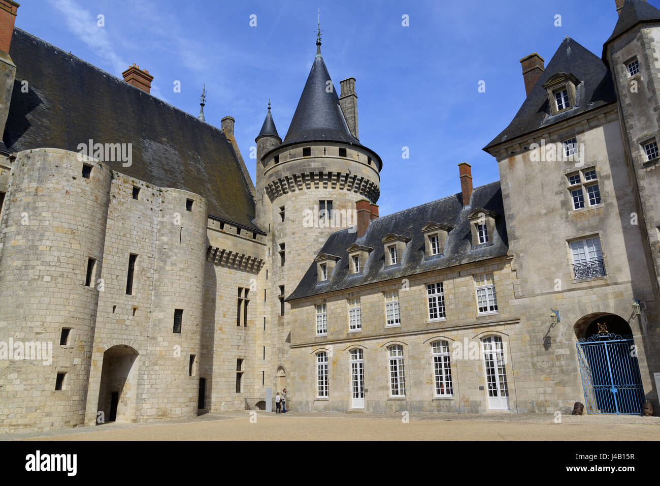 La cour intérieure du château de Sully à Sully-sur-Loire, France Banque D'Images