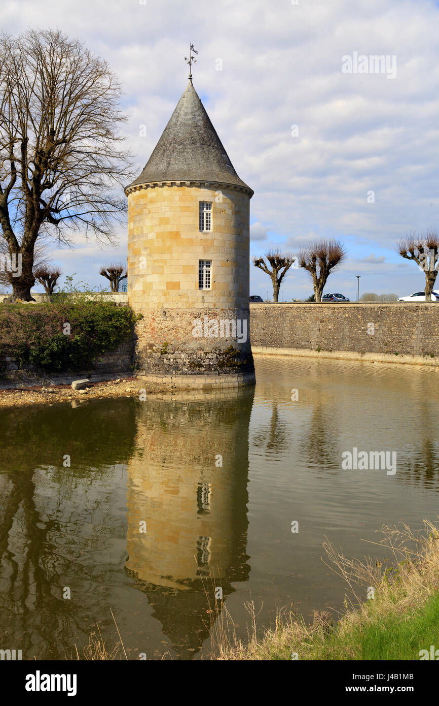 Tour Ronde du Château de Sully-sur-Loire, France Banque D'Images