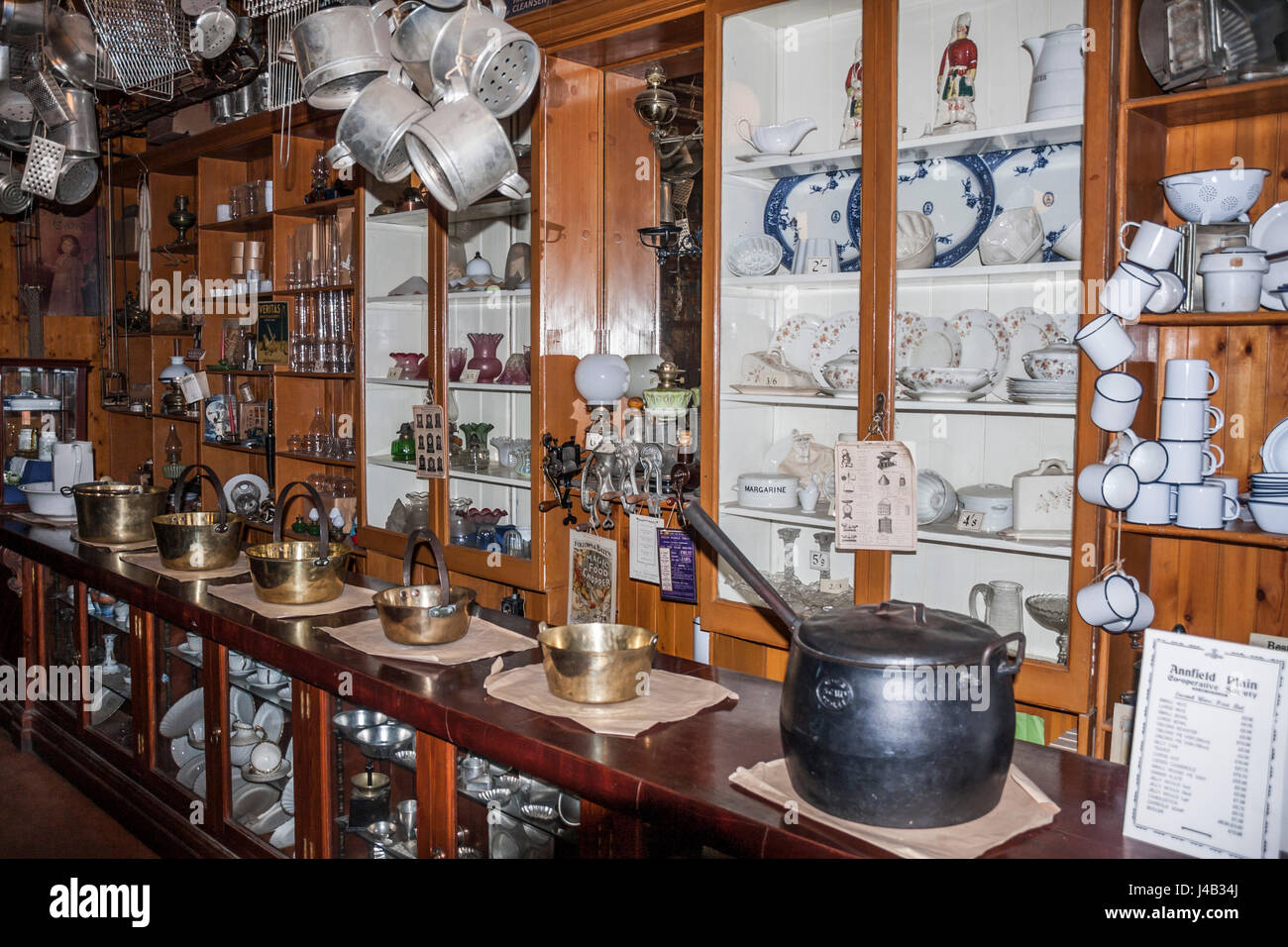 Département matériel au magasin coopératif à Beamish Museum,Angleterre,UK Banque D'Images