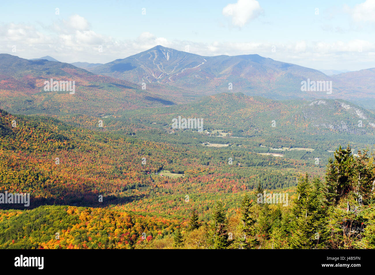 Vue sur le mont Whiteface mt de Jay, région des Adirondacks, New York State, USA. Banque D'Images
