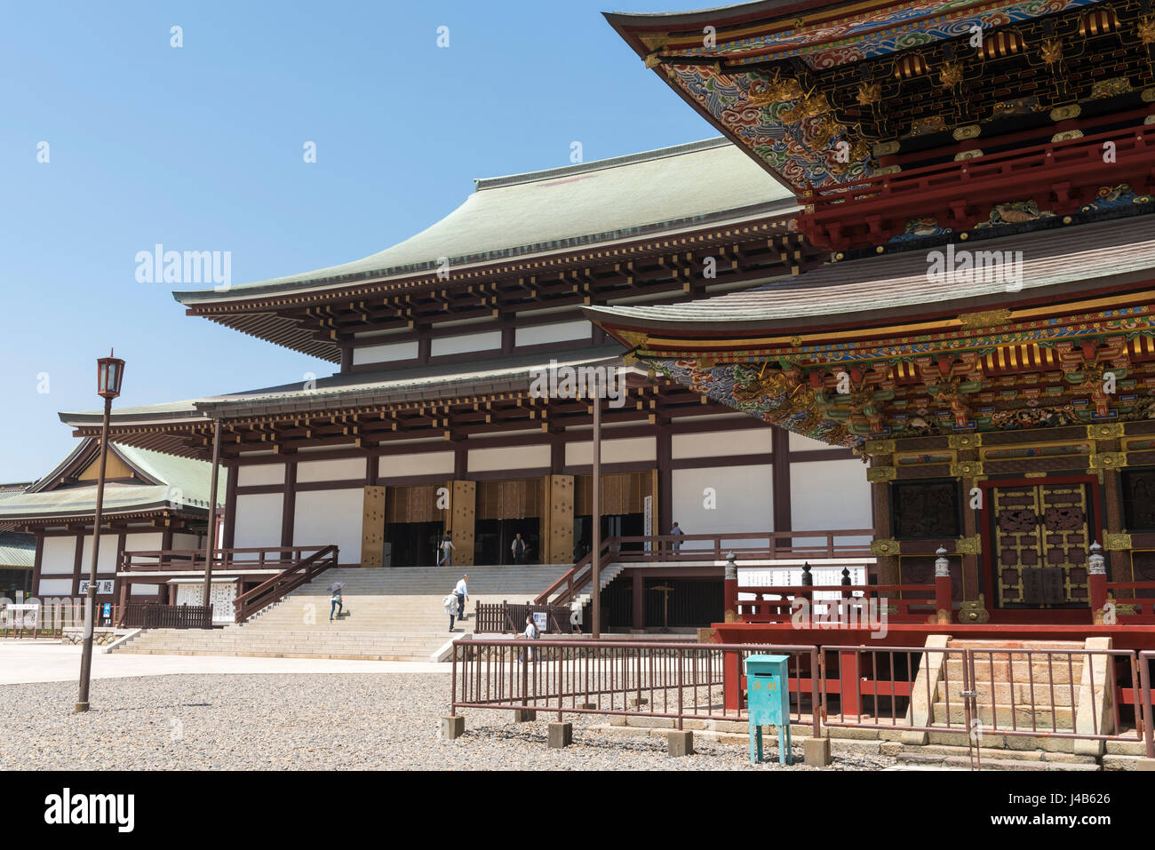 Grande salle principale de Naritasan Shinshoji temple qui appartient à la secte de bouddhisme shingon Chisan Banque D'Images
