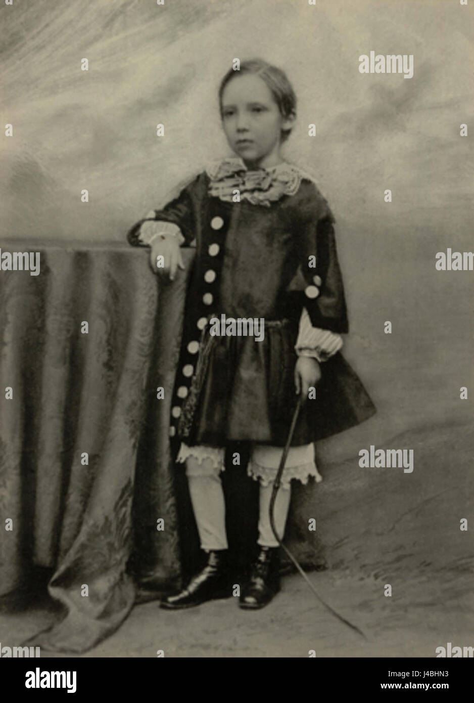 Robert Louis Stevenson, célèbre pour des œuvres telles que 'Treasure Island' et 'The Strange case of Dr Jekyll and Mr Hyde', est représenté à l'âge de 7 ans dans cette image historique, reflétant ses premières années avant de devenir un écrivain renommé. Banque D'Images