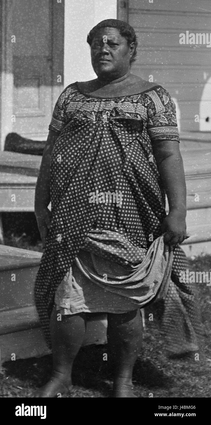 Ce portrait de la princesse Anaziene, petite-fille du roi Tupou Ier, a été pris en 1884. Anaziene était membre de la famille royale des Tonga, et sa lignée est importante dans l'histoire du Royaume des Tonga. Banque D'Images