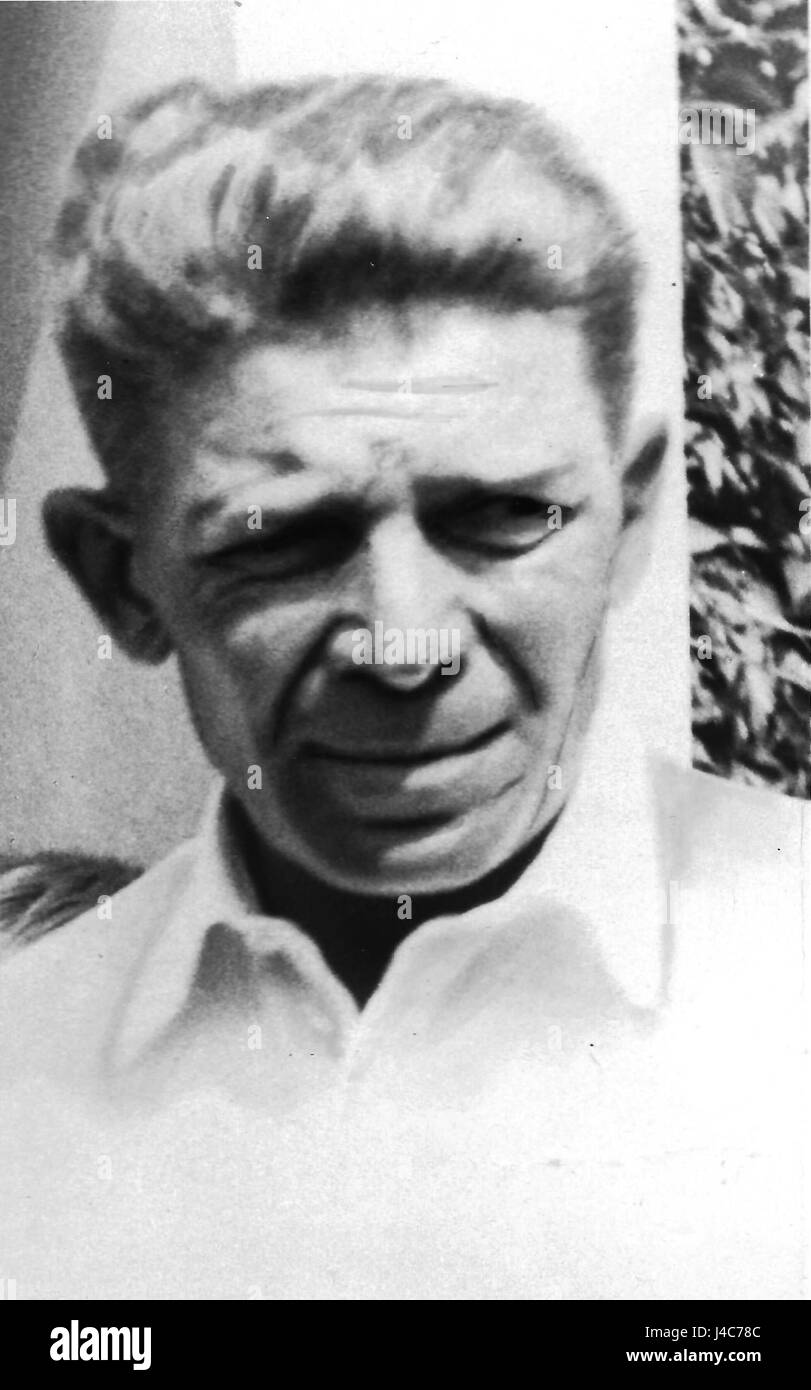 Pobudkiewicz Edward est un individu décédé le 14 mai 1996, à l'âge de 40 ans. Les détails spécifiques de sa vie et de ses contributions restent flous, bien que son nom soit mémorisé. Banque D'Images