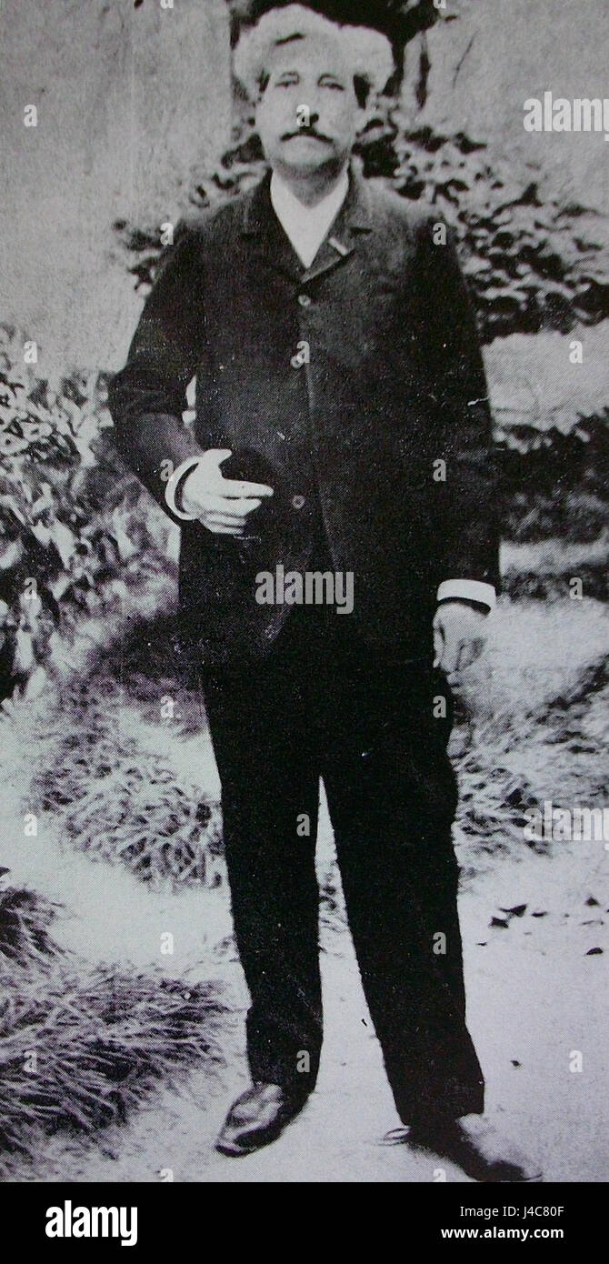 'Petit Emile' est une collection photographique qui capture des moments intimes de la vie quotidienne, mettant en évidence les aspects ordinaires mais profonds de la vie à travers l'objectif d'un photographe français. Banque D'Images