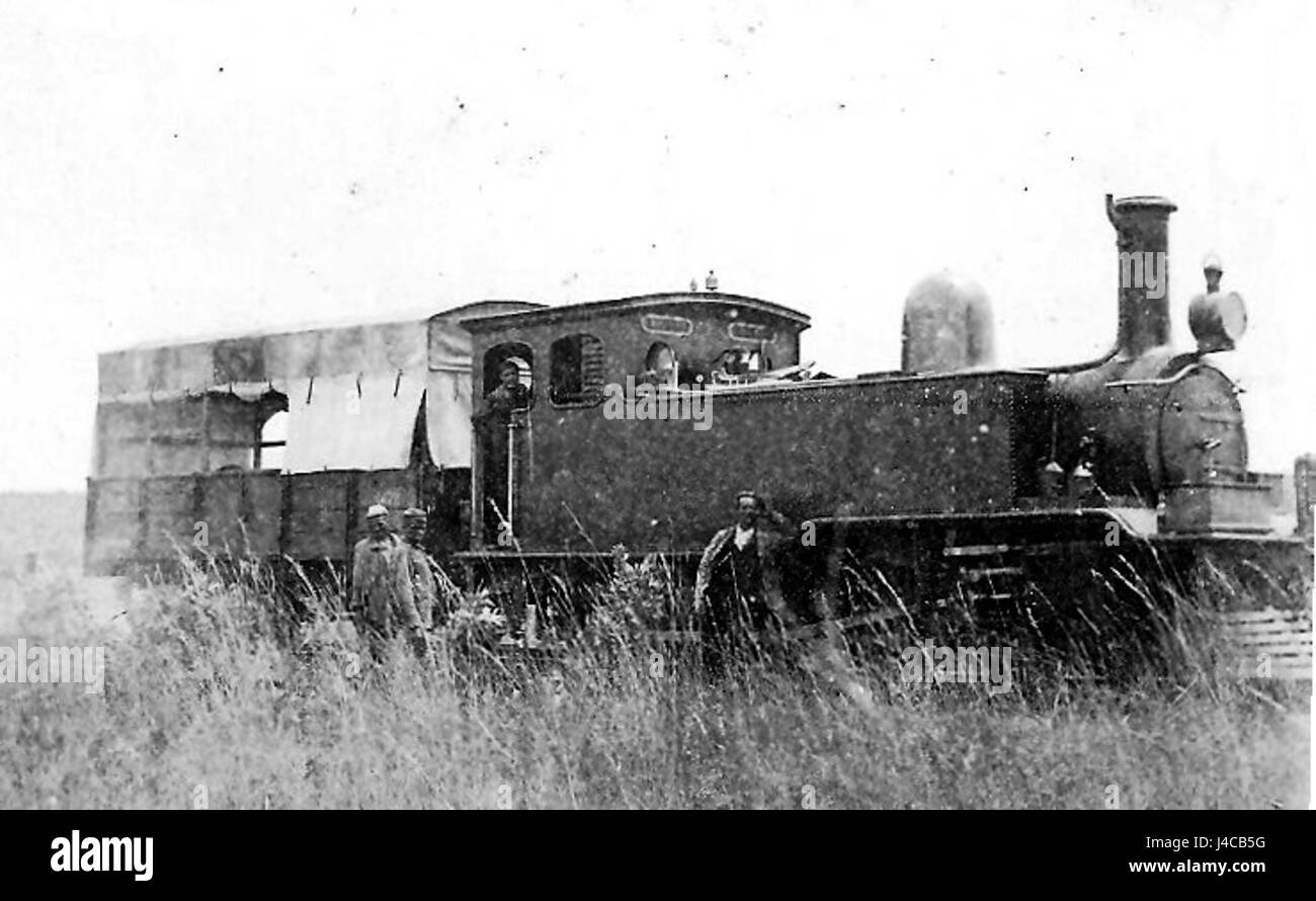 La PPR 35 Tonner 4-6-0T est un type de locomotive à vapeur portugaise, remarquable pour son utilisation dans divers services ferroviaires au Portugal au cours du XXe siècle, mettant l'accent sur la technologie des moteurs à vapeur et l'histoire ferroviaire. Banque D'Images