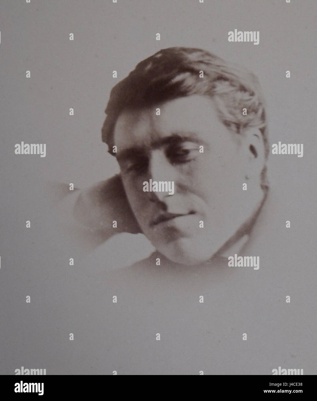 La photographie 'reimbeau 0886' est probablement une image documentée de Reimbeau, capturant peut-être un sujet historique ou culturel, avec des détails sur la photographie ou les pratiques archivistiques. Banque D'Images La photographie 'reimbeau 0886' est probablement une image documentée de Reimbeau, capturant peut-être un sujet historique ou culturel, avec des détails sur la photographie ou les pratiques archivistiques. Banque D'Images