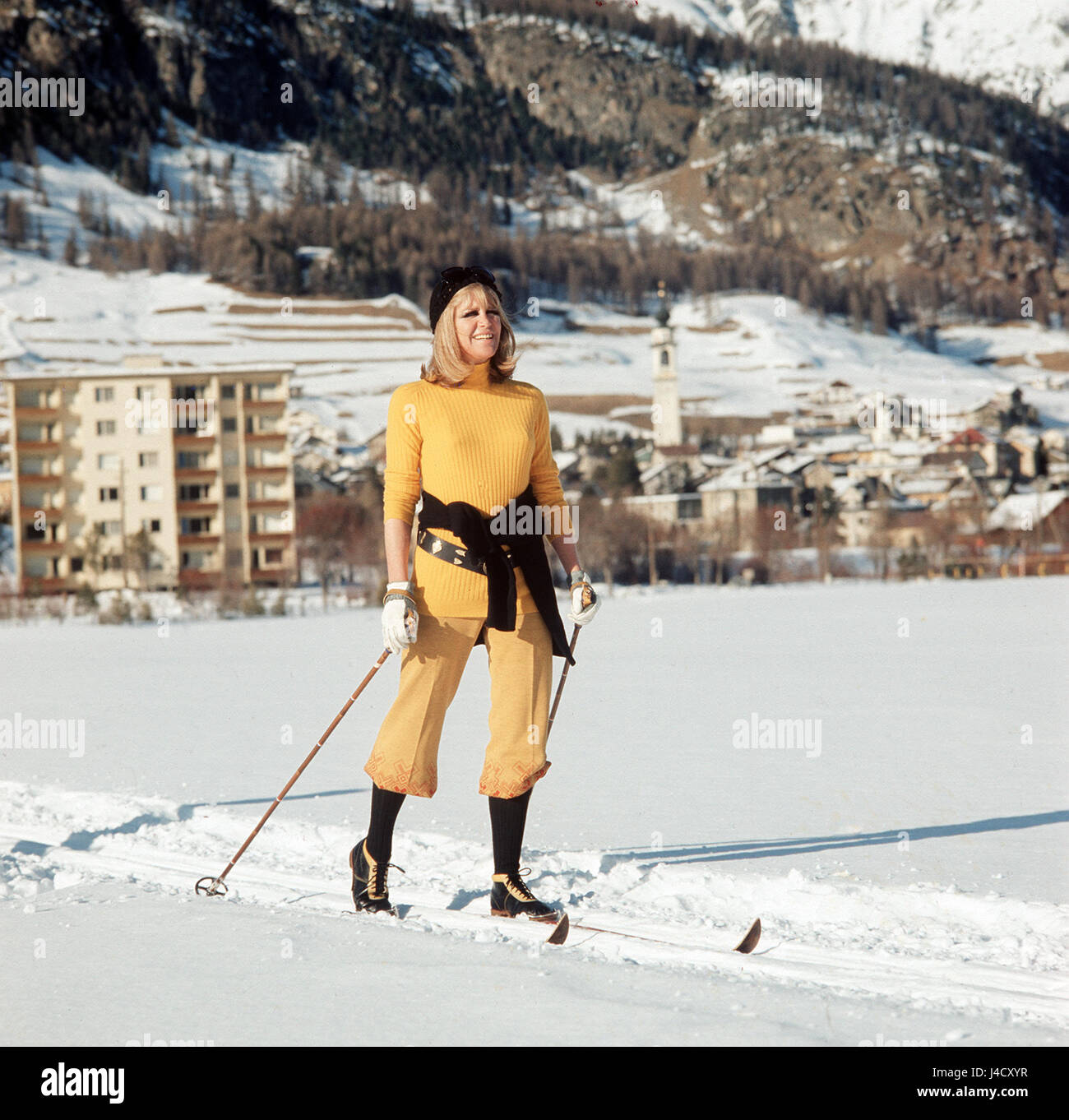 Hildegard Knef actrice allemande sur scène à Verbier (Suisse) (date inconnue). Elle était une actrice populaire, écrivain et chanteur. Knef est né le 28 décembre 1925 à Ulm (Bade-Wurtemberg, Allemagne) et est mort d'une pneumonie le 1 février 2002 à Berlin (Allemagne). Dans le monde d'utilisation | Banque D'Images