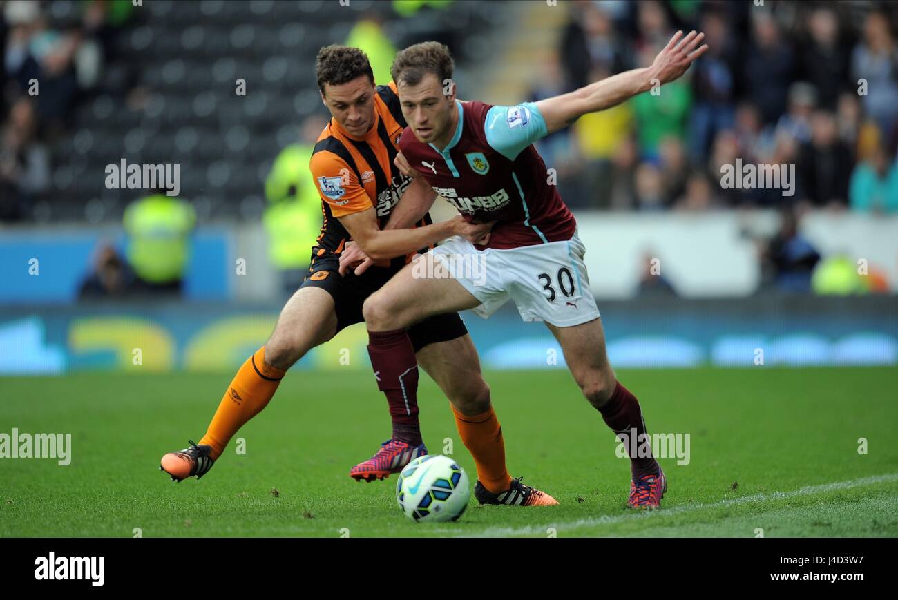 JAMES CHESTER & ASHLEY BARNES Hull City FC V BURNLEY FC Stade KC HULL ANGLETERRE 09 Mai 2015 Banque D'Images