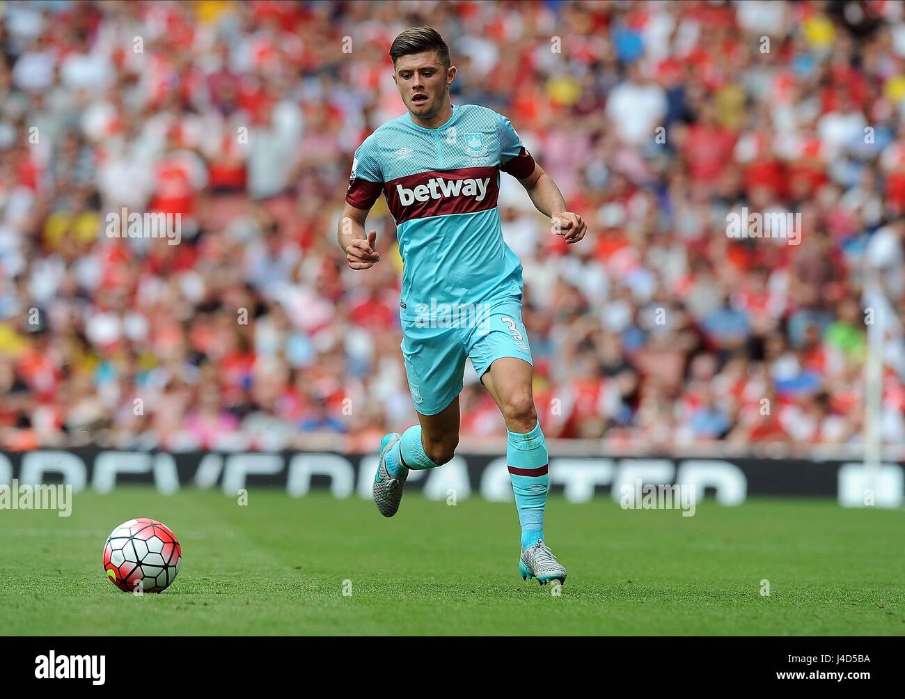 AARON CRESSWELL DE WEST HAM UN ARSENAL V West Ham United Emirates Stadium, LONDON ANGLETERRE 09 Août 2015 Banque D'Images
