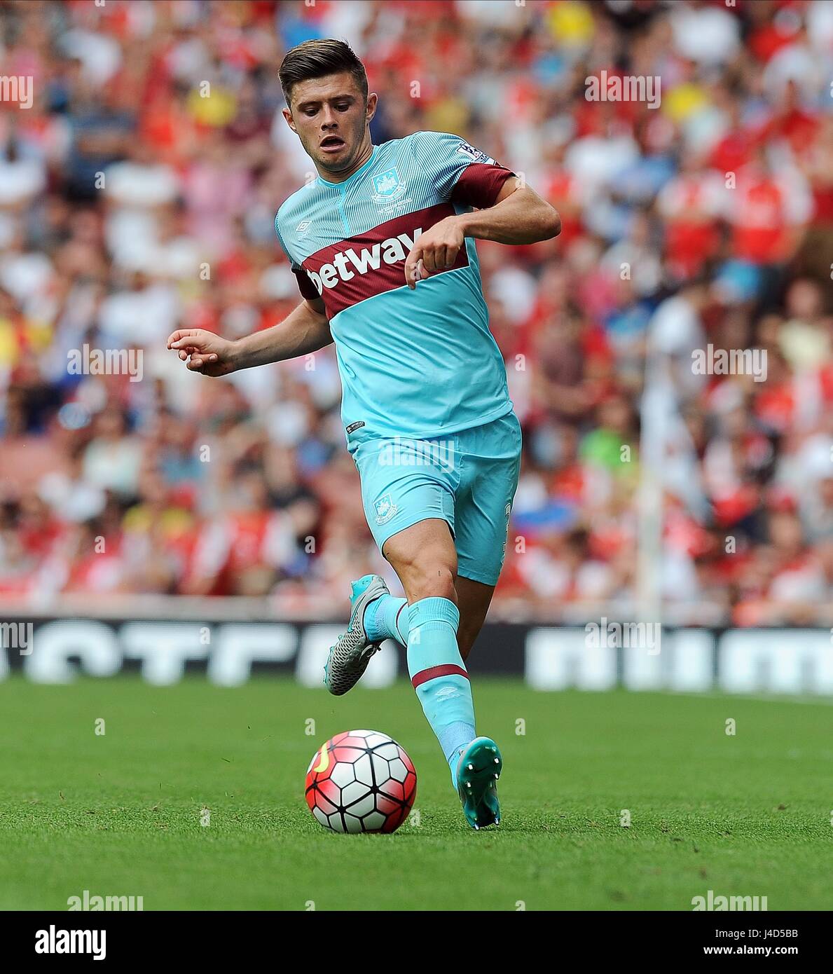 AARON CRESSWELL DE WEST HAM UN ARSENAL V West Ham United Emirates Stadium, LONDON ANGLETERRE 09 Août 2015 Banque D'Images