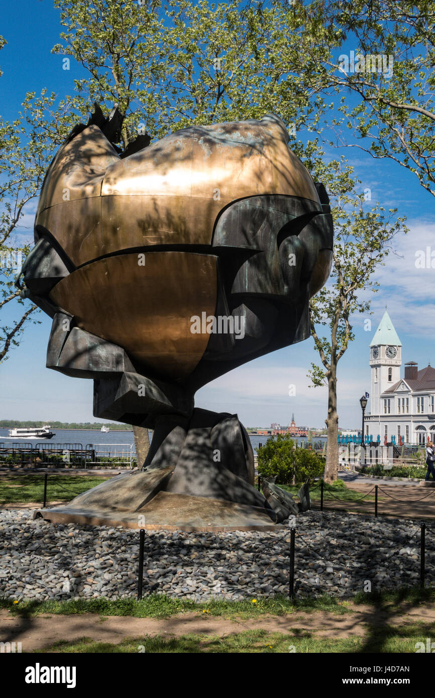 World Trade Center Koenig Sphere dans Battery Park, New York City, USA Banque D'Images