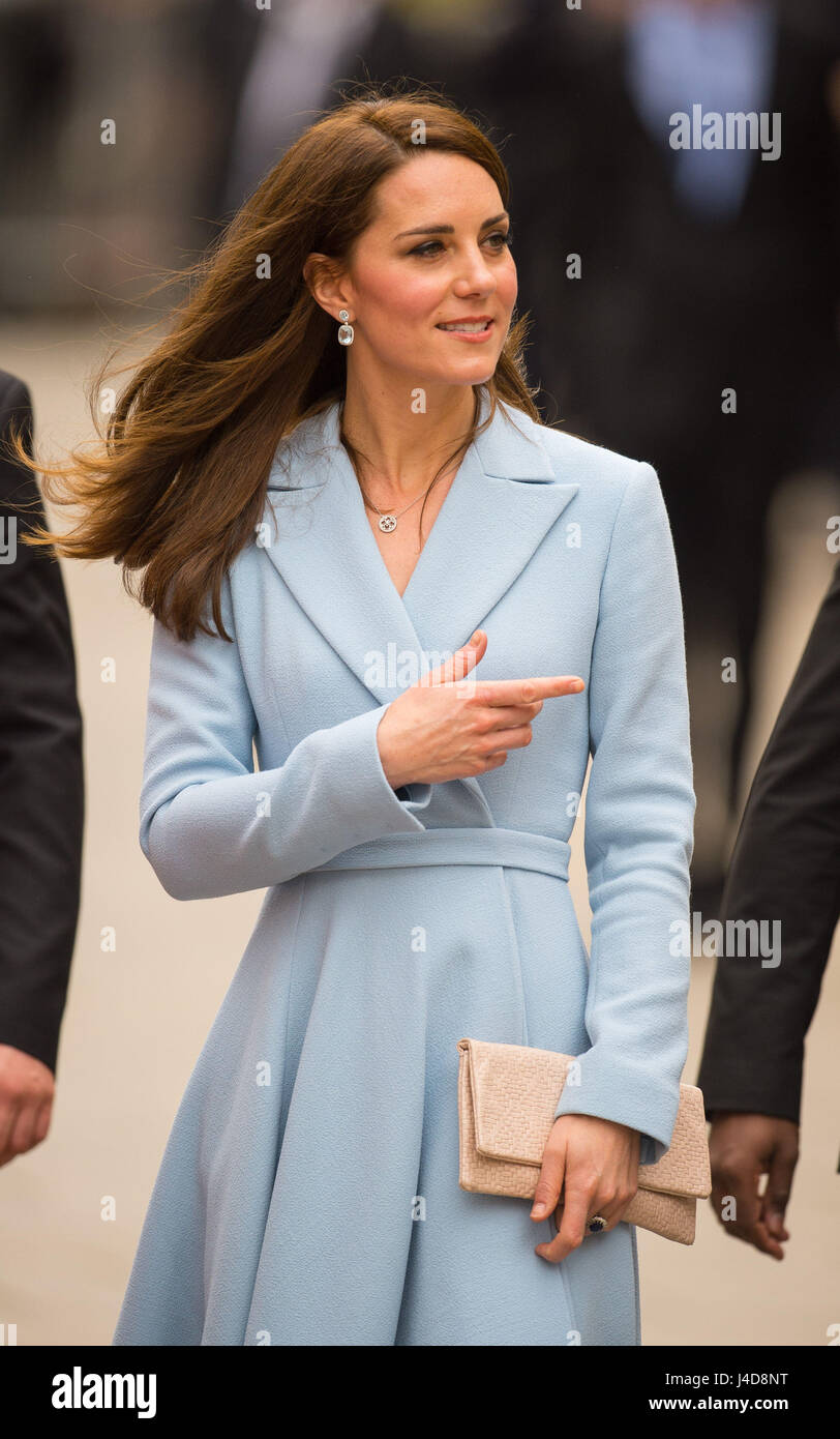 La duchesse de Cambridge quitte le Palais grand-ducal au cours d'une journée de visites au Luxembourg où elle assiste à des commémorations marquant le 150e anniversaire 1867 Traité de Londres, qui a confirmé l'indépendance du pays et la neutralité. Banque D'Images