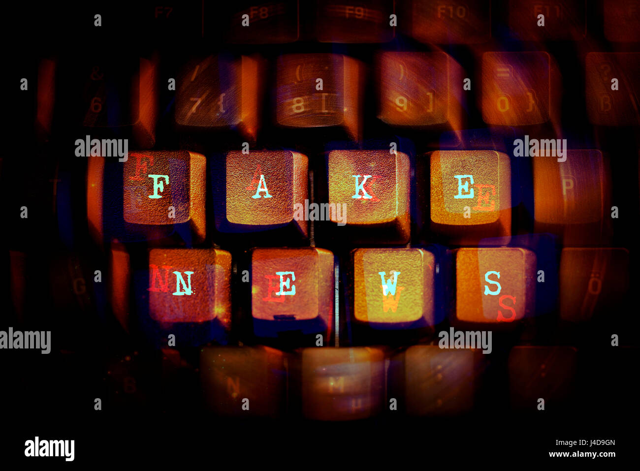 '''Stroke de fausses nouvelles'' sur un clavier d'ordinateur', 'Fausse Schriftzug News' auf einer Computertastatur Banque D'Images