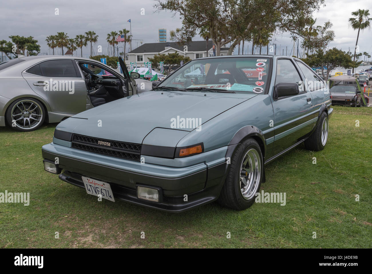 Long Beach, USA - 6 mai 2017 : Toyota Corolla 1985 sur l'affichage pendant  la 22e tout Toyotafest Photo Stock - Alamy