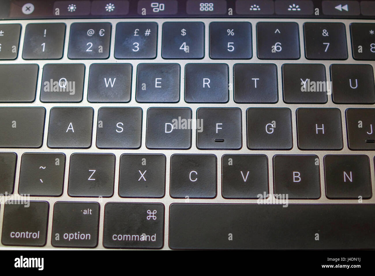 Noir et l'argent du clavier de l'ordinateur portable MacBook Pro Apple Banque D'Images