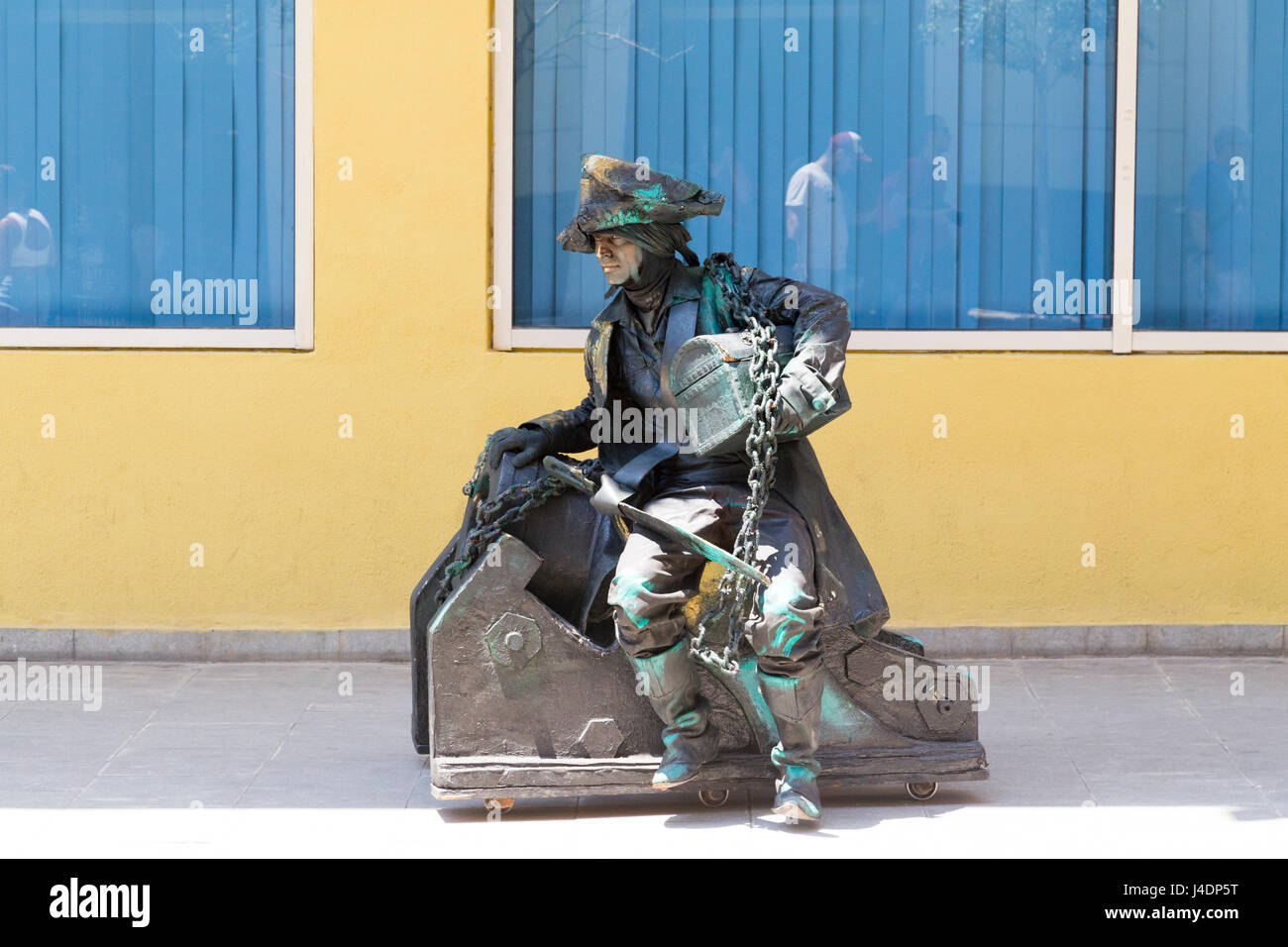 Homme habillé comme un pirate à La Havane, Cuba Photo Stock - Alamy