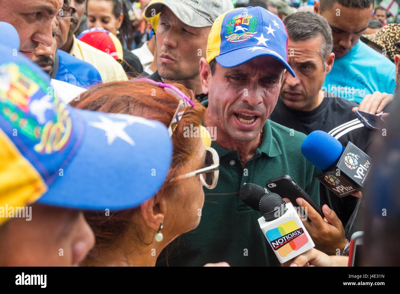 Gouverneur de l'État Miranda, Henrique Capriles Radonski, fait des déclarations à la presse sur le mars. La boue (Bureau des marches de l'unité), ainsi que des milliers de Vénézuéliens contre l'Assemblée constituante à Caracas. Mai, 8,2017 Banque D'Images