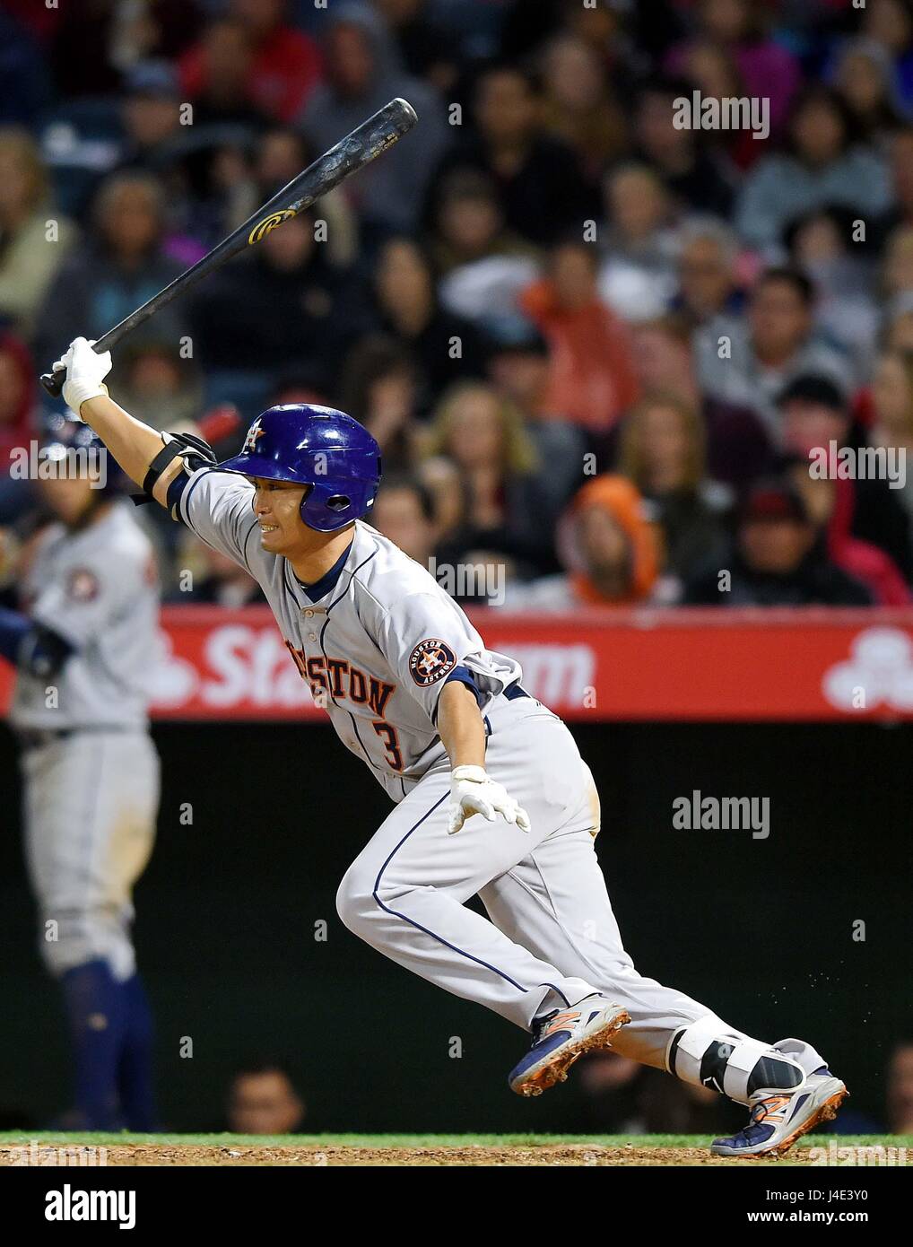 Anaheim, Californie, USA. 6 mai, 2017. Norichika Aoki (MLB Astros) : Norichika Aoki des Astros de Houston les chauves-souris au cours de la Major League Baseball match contre les Los Angeles Angels of Anaheim au Angel Stadium d'Anaheim à Anaheim, California, United States . Credit : AFLO/Alamy Live News Banque D'Images