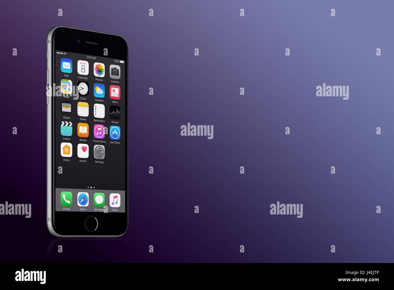 Apple Iphone 7 Gris Espace Avec Ios 10 Sur Lécran Sur