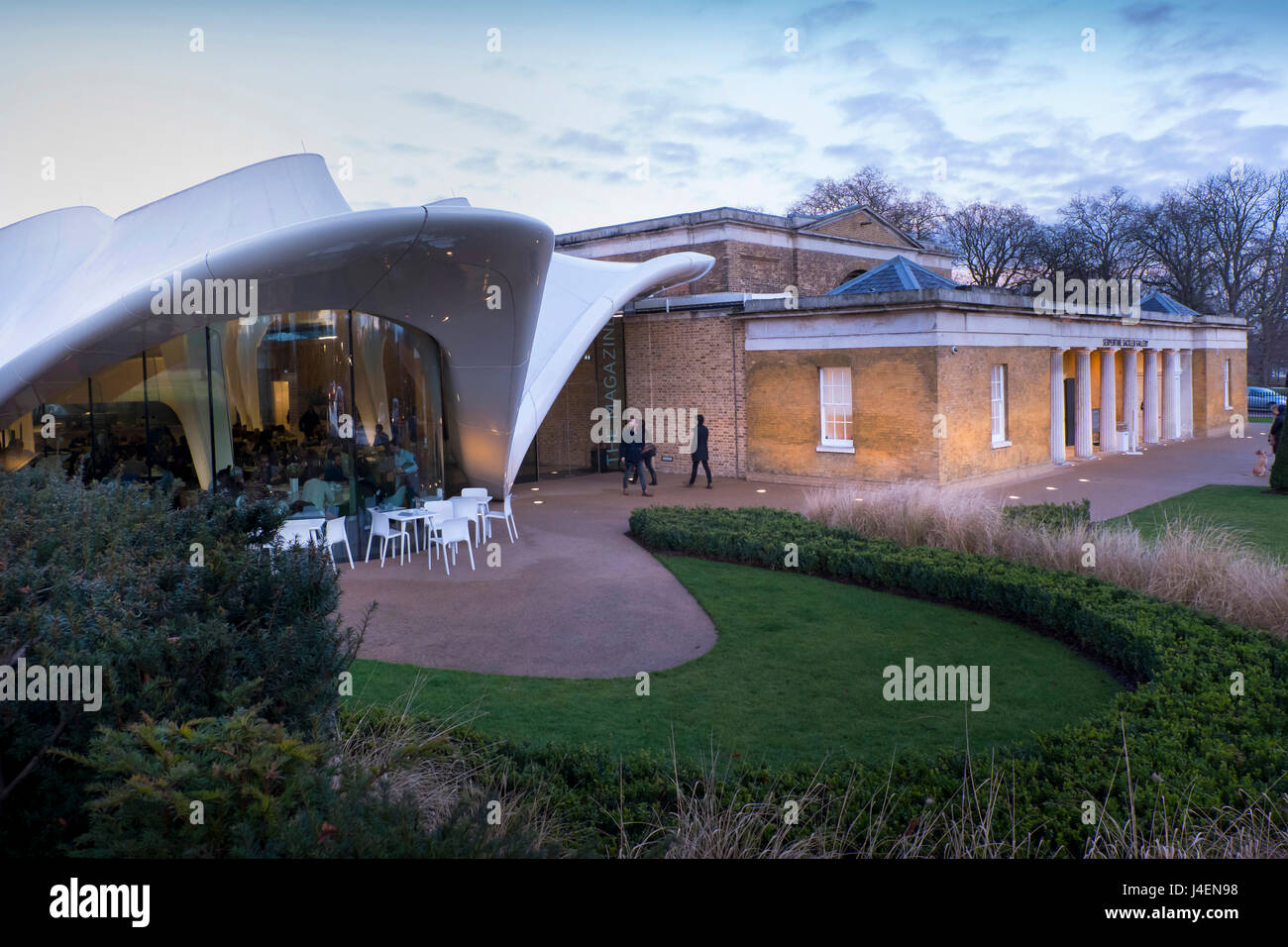 Sackler Gallery Serpentine et Restaurant Magazine, Kensington Gardens, Hyde Park, Londres, Angleterre, Royaume-Uni, Europe Banque D'Images