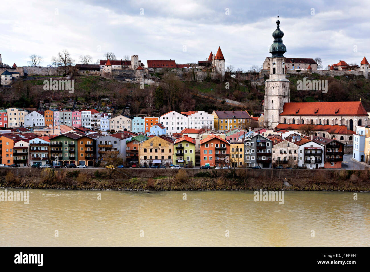 Architecture le long de la rivière Salzach, Burghausen Haute-bavière Allemagne Banque D'Images