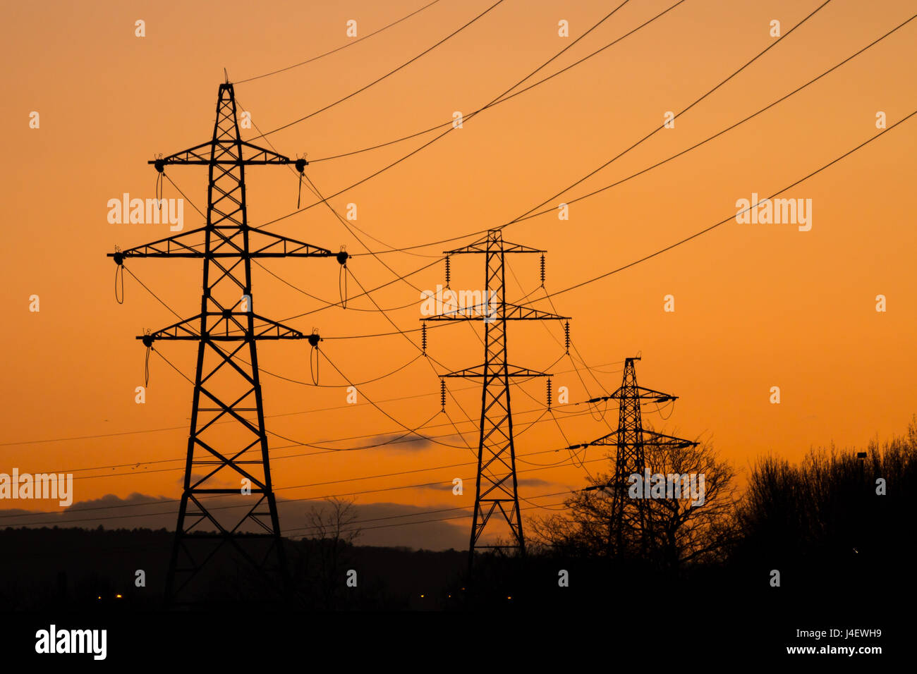 Rangée de pylônes à Avonmouth, Bristol, Royaume-Uni Banque D'Images