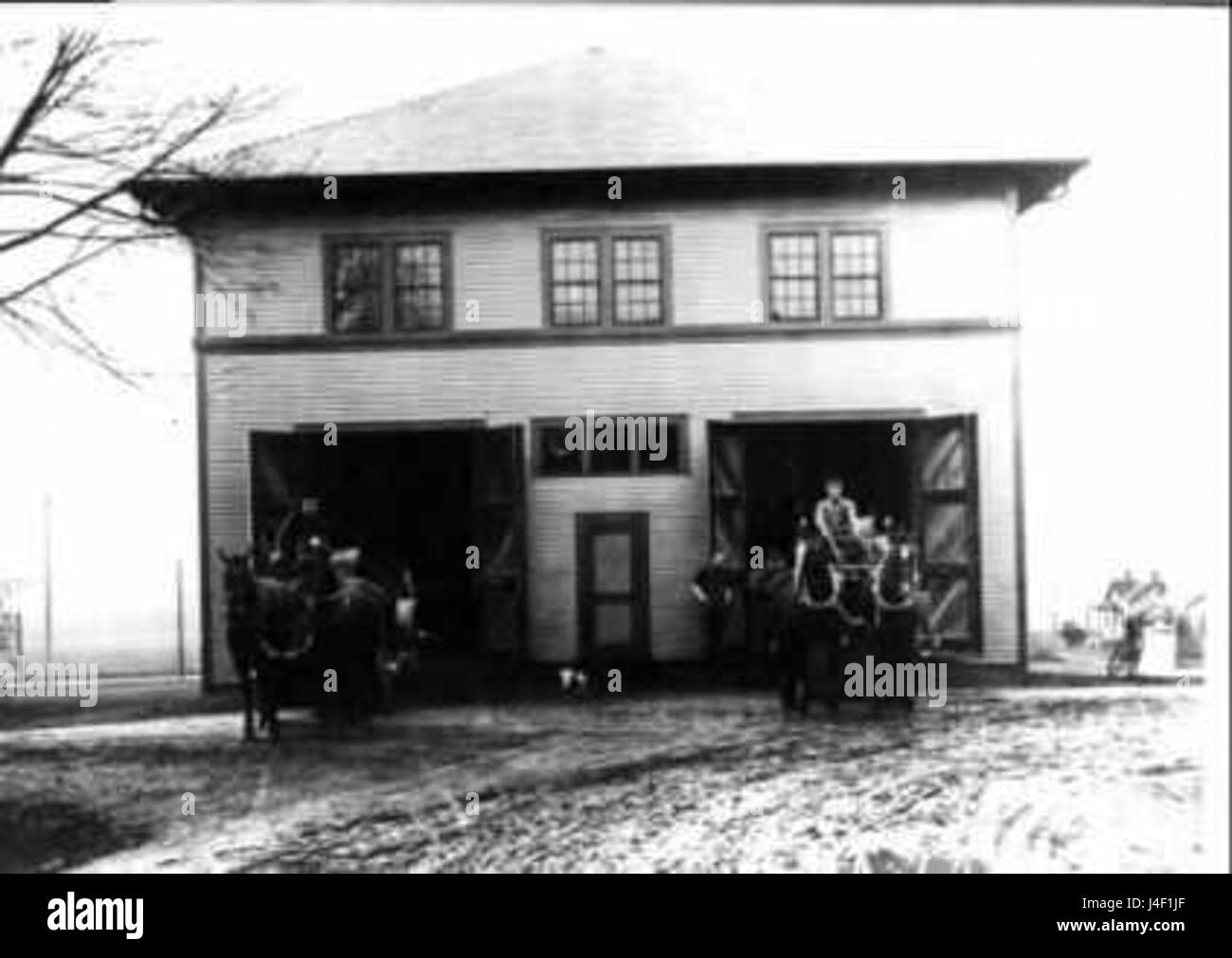 Cette image montre les moteurs de pompiers tirés par des chevaux du Vancouver, Washington Fire Department, une forme historique d'appareil de lutte contre les incendies utilisé de la fin du XIXe siècle au début du XXe siècle. Banque D'Images