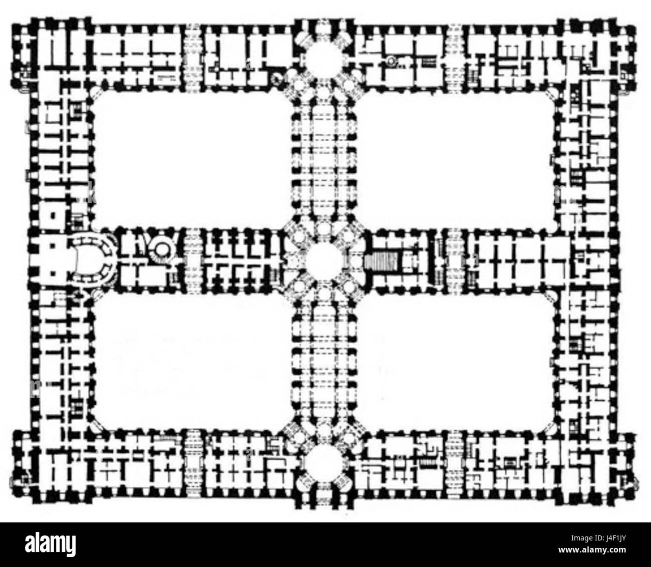 Le Palais Royal de Caserte, conçu par Luigi Vanvitelli entre 1752 et 1774, est un palais monumental en Italie, connu pour ses vastes jardins et son style architectural baroque. Il reste l'un des exemples les plus impressionnants de l'architecture du XVIIIe siècle de Italyâ€™s. Banque D'Images